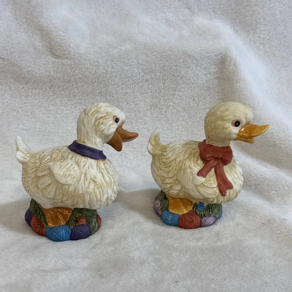 Vintage Duck Figurines Set of 2 Yarn Ball Base‎ Home Decor Shelf Display